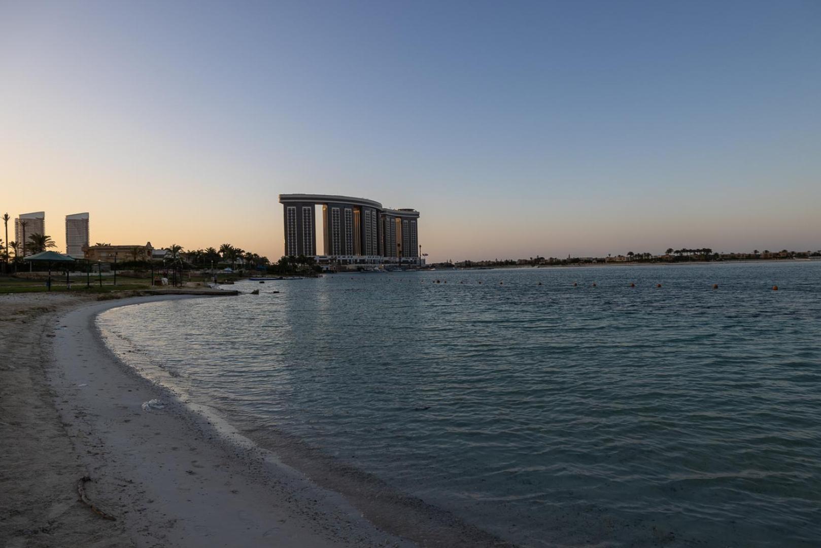 Porto Golf Marina Aqua Park & Beach Access By Best Of Bedz El Alamein Exteriör bild